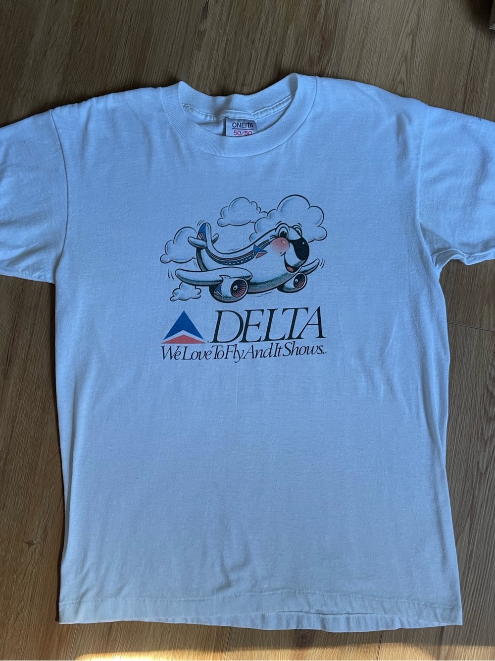 Vintage Delta Airlines Single Stitch T-Shirt - โWe Love To Fly And It Showsโ